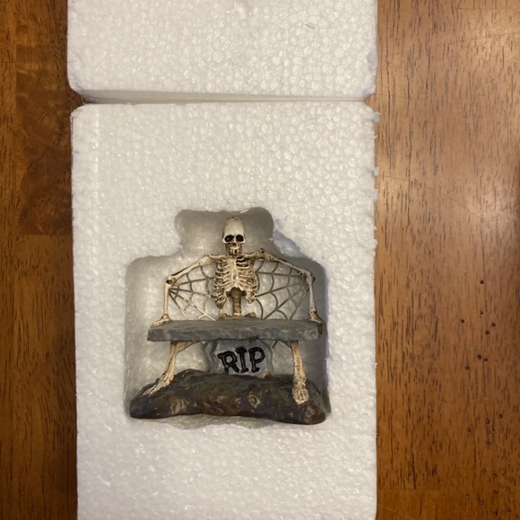 Department 56 Is This Seat Taken? - Picture 2 of 2